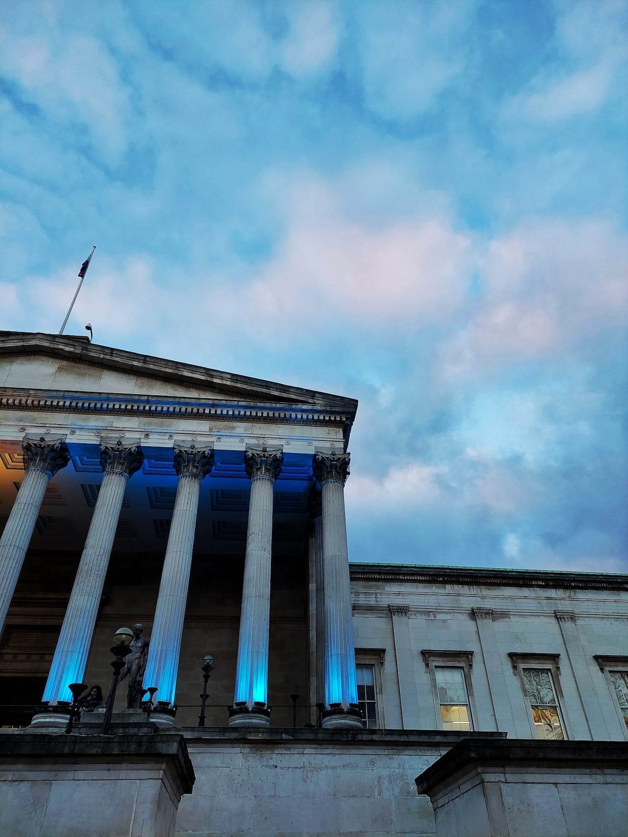 Picture of a clear blue sky over the Portico
